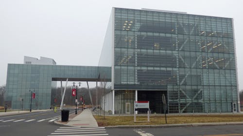 An estimated 40 students were reportedly kept out of the annual Rutgers Business School career fair on Friday for dress code infractions. At the door, students wearing blue shirts, blue suits and brown shoes were barred from entering. – Photo by Photo by Georgette Stillman | The Daily Targum