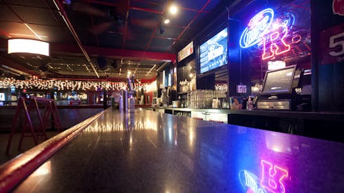 Rumors spreading around campus inaccurately accused Huey’s Knight Club of allowing Penn State fans to exclusively rent out the bar for game day.