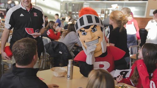 Rutgers should offer better meal plan options to accommodate students who live off campus or commute. – Photo by Rutgers Football / Twitter