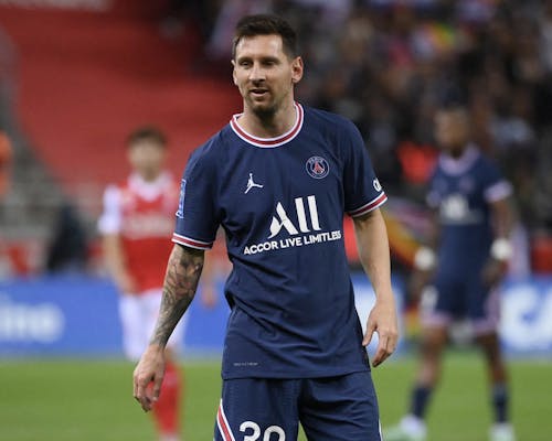 Top soccer stars like Lionel Messi are getting hate from Paris Saint-Germain fans who are not happy with the team's peformance. – Photo by @goal / Twitter 