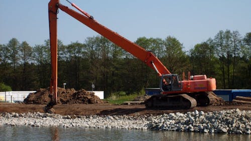 Dredging can spread contaminated sediment near the New Jersey coastline, but a new Rutgers-developed device can quickly check for lead contamination levels. – Photo by Libreshot