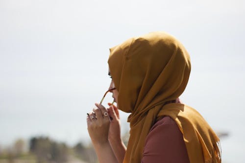 World Hijab Day is a day to discuss the purpose of the hijab and to dispel common misconceptions that have been placed about wearing one.  – Photo by Ifrah Akhter / Unsplash