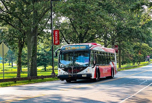Rutgers has updated its bus tracking system with the new app Passio GO! – Photo by Rutgers bus enthusiast / Wikimedia