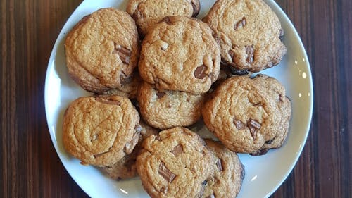TikTok recipes and other online cooking trends have been going viral during the coronavirus pandemic. Celebrities and internet users alike have taken to social media to show off their cooking and baking products. – Photo by Rhea Swain