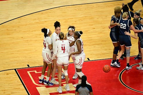 The Rutgers women's basketball team could not get anything going in its 28-point loss against Illinois. – Photo by Ben Solomon / ScarletKnights.com