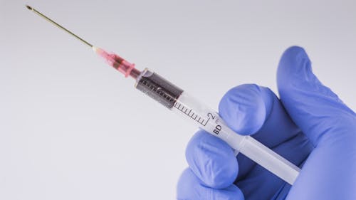 Some patients facing iron deficiency are unable to ingest oral iron pills, so they are treated using intravenous (IV) iron products. – Photo by Selengkapnya / Pxhere
