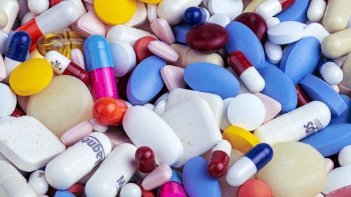Approximately 1 in 4 people who could benefit from opioid use disorder treatment received medication for their opioid addiction, Rutgers researcher says. – Photo by Myriam Zilles / Unsplash