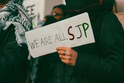 Students for Justice in Palestine at Rutgers—New Brunswick (SJP) held a press conference at the Graduate Student Lounge attached to the College Avenue Student Center on Wednesday. – Photo by @itstandsforhighquality / instagram.com 