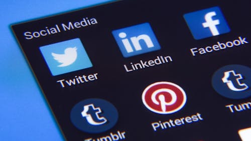 With fewer opportunities for social activities during the coronavirus disease (COVID-19) pandemic, more teenagers have turned to social media as a source of validation, to the detriment of their mental health. – Photo by Pxhere.com
