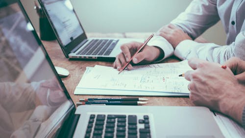 The Eagleton Institute of Politics' Center for American Women and Politics (CAWP) released a report, "Women, Money and Politics Watch 2024," about women's congressional campaign contributions ahead of the 2024 election cycle. – Photo by Element5 Digital / unsplash.com