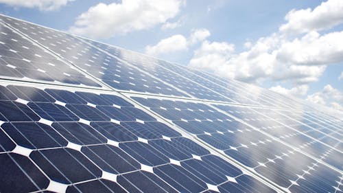 Robert Kopp, director of the Institute of Earth, Ocean and Atmospheric Sciences and a professor in the Department of Earth and Planetary Sciences, said that investments in clean energy have been a factor in the downward trend of greenhouse gas emissions in the U.S. – Photo by Environmentalcouncil.org