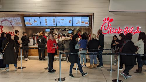 Fast-food workers must be treated with the dignity they deserve after working long grueling hours. – Photo by Wikimedia.org