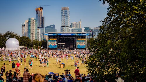Forget influencer culture: Experience events like Austin City Limits for yourself, not just on a screen. – Photo by ACL Festival / Twitter