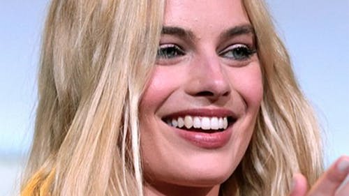 Margot Robbie is a well-known Hollywood actress. According to many, even Robbie's fans, her recent style has been lack-luster. – Photo by Wikimedia