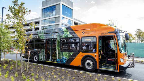 Electric buses funded by the Regional Greenhouse Gas Initiative (RGGI) were added to bus fleets at Princeton University. – Photo by Mario Sessions / Unsplash