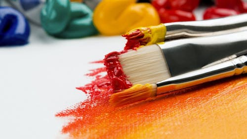 Creativity can be a facet of everyday life so that we enjoy everything around us. – Photo by Anna Kolosyuk / Unsplash
